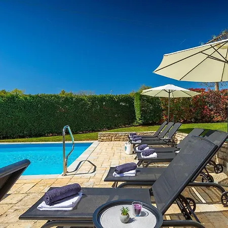 Campanula Holiday home